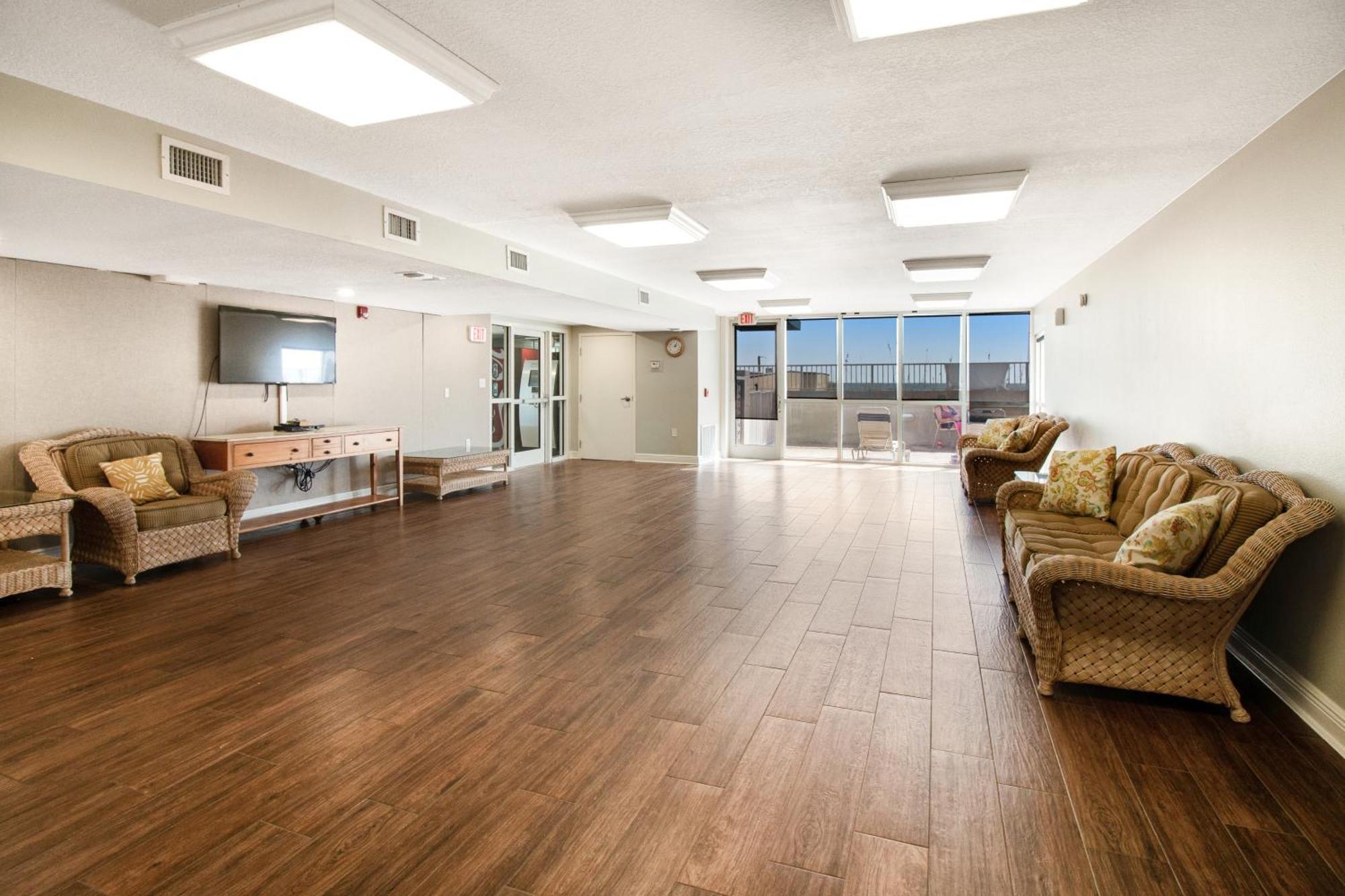 Island Echos 7Th Floor Condos شاطئ فورت والتون الغرفة الصورة