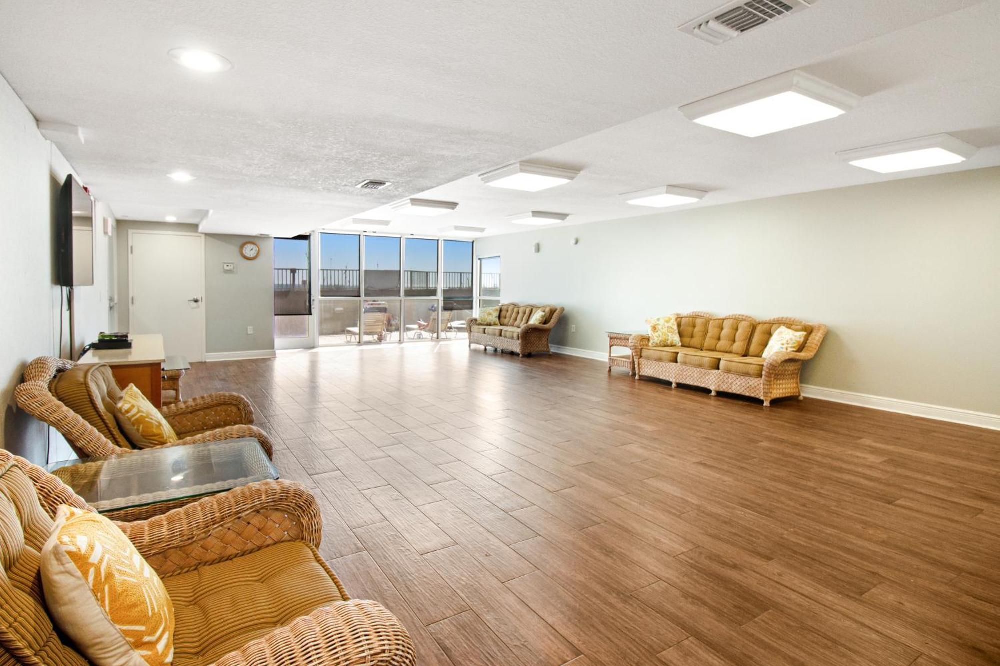 Island Echos 7Th Floor Condos شاطئ فورت والتون الغرفة الصورة